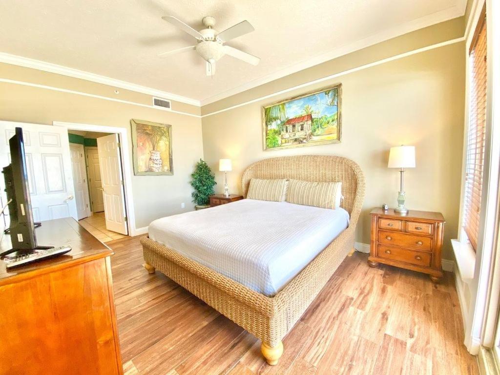 Apartment Wonderful Tropical With And Fitness Center Access - Unit 0102